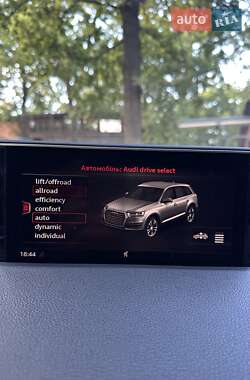 Внедорожник / Кроссовер Audi Q7 2017 в 