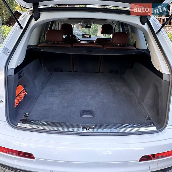 Позашляховик / Кросовер Audi Q7 2017 в Львові