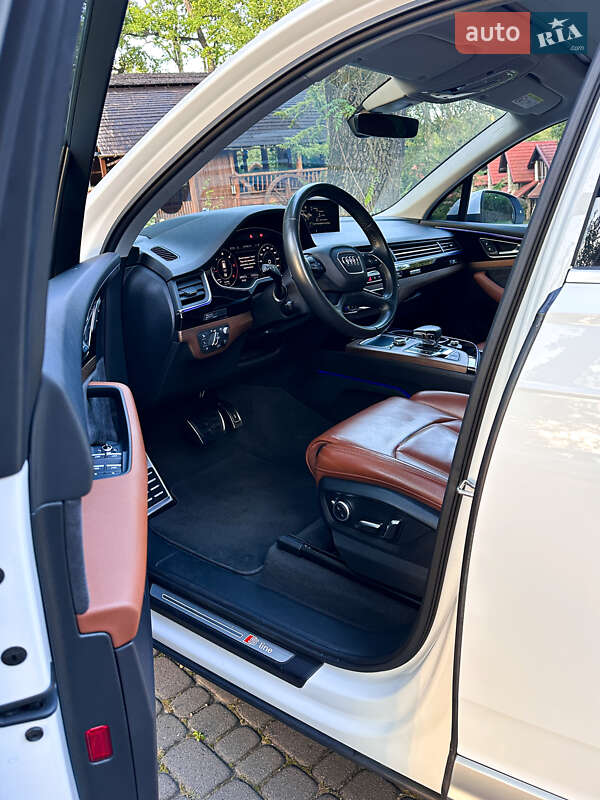 Позашляховик / Кросовер Audi Q7 2017 в Львові