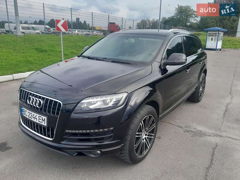 Позашляховик / Кросовер Audi Q7 2013 в 