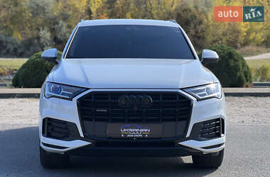 Внедорожник / Кроссовер Audi Q7 2021 в 