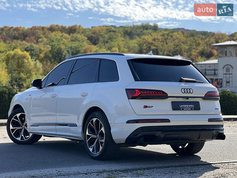 Внедорожник / Кроссовер Audi Q7 2021 в Днепре