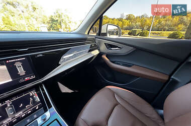 Внедорожник / Кроссовер Audi Q7 2021 в 