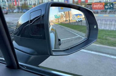 Внедорожник / Кроссовер Audi Q7 2017 в 