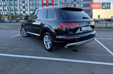 Внедорожник / Кроссовер Audi Q7 2017 в 