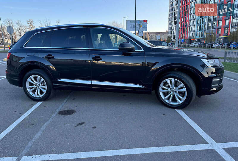 Внедорожник / Кроссовер Audi Q7 2017 в Киеве