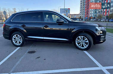 Внедорожник / Кроссовер Audi Q7 2017 в 