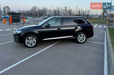 Внедорожник / Кроссовер Audi Q7 2017 в 