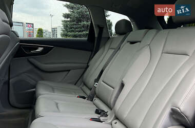 Внедорожник / Кроссовер Audi Q7 2022 в 