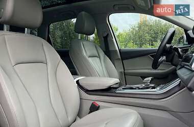 Внедорожник / Кроссовер Audi Q7 2022 в 