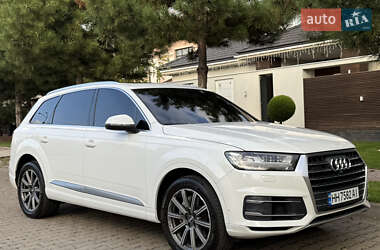 Позашляховик / Кросовер Audi Q7 2018 в 
