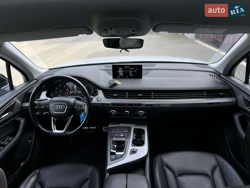 Позашляховик / Кросовер Audi Q7 2017 в Ужгороді