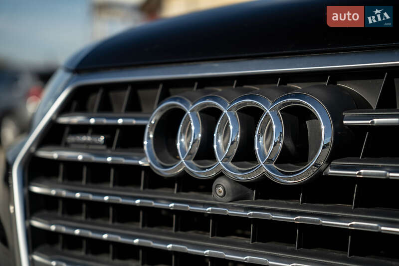 Внедорожник / Кроссовер Audi Q7 2017 в Черновцах