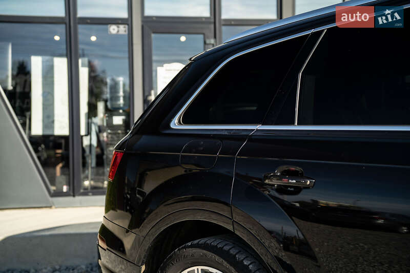 Внедорожник / Кроссовер Audi Q7 2017 в Черновцах