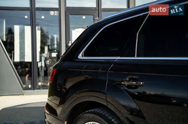 Позашляховик / Кросовер Audi Q7 2017 в 