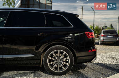 Позашляховик / Кросовер Audi Q7 2017 в 