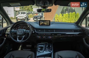 Позашляховик / Кросовер Audi Q7 2017 в 
