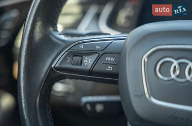 Позашляховик / Кросовер Audi Q7 2017 в 