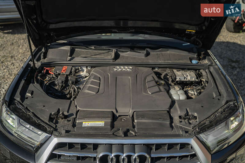 Внедорожник / Кроссовер Audi Q7 2017 в Черновцах