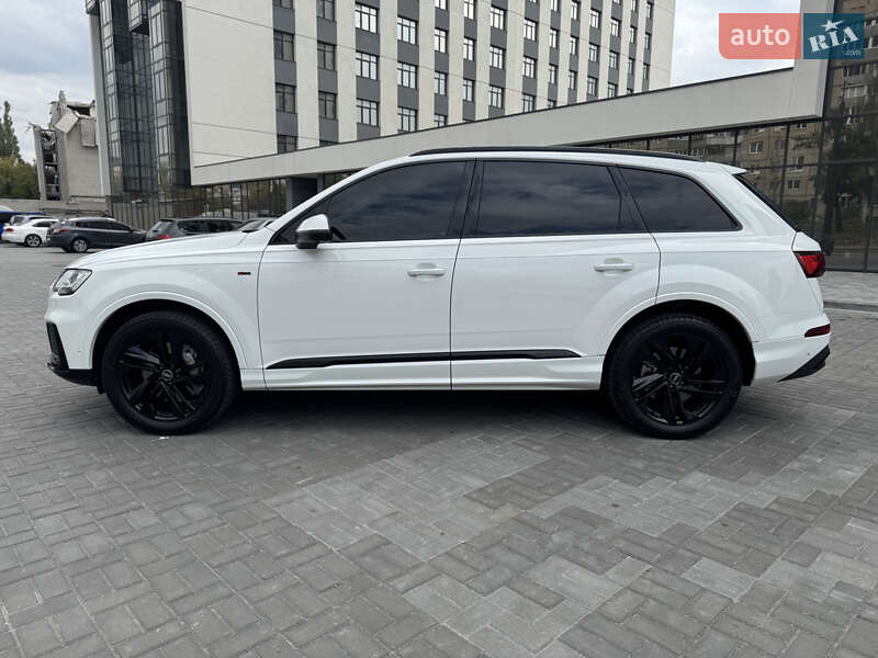 Внедорожник / Кроссовер Audi Q7 2020 в Днепре
