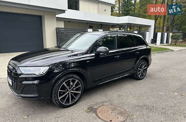 Внедорожник / Кроссовер Audi Q7 2020 в 