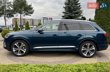 Позашляховик / Кросовер Audi Q7 2020 в 