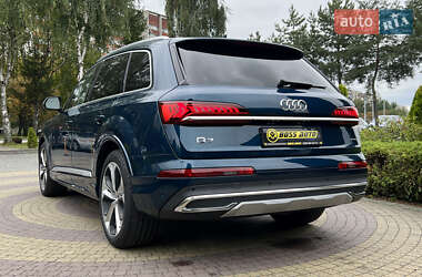 Позашляховик / Кросовер Audi Q7 2020 в 