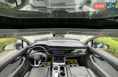 Позашляховик / Кросовер Audi Q7 2020 в 