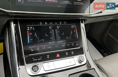 Позашляховик / Кросовер Audi Q7 2020 в 