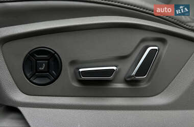 Позашляховик / Кросовер Audi Q7 2020 в 