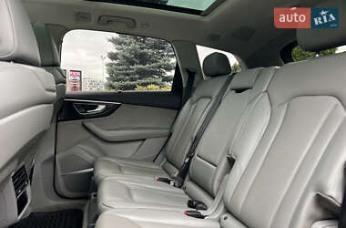 Позашляховик / Кросовер Audi Q7 2020 в 