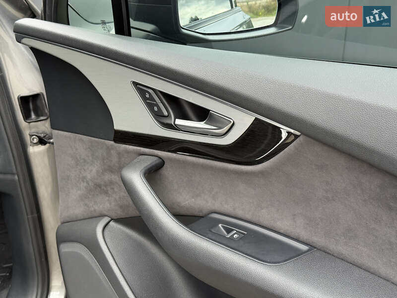 Внедорожник / Кроссовер Audi Q7 2016 в Львове