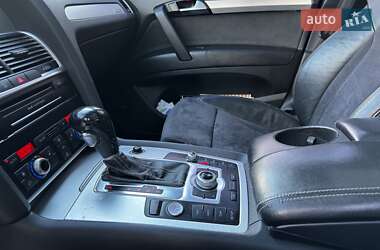 Позашляховик / Кросовер Audi Q7 2010 в 