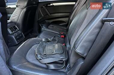 Позашляховик / Кросовер Audi Q7 2010 в 