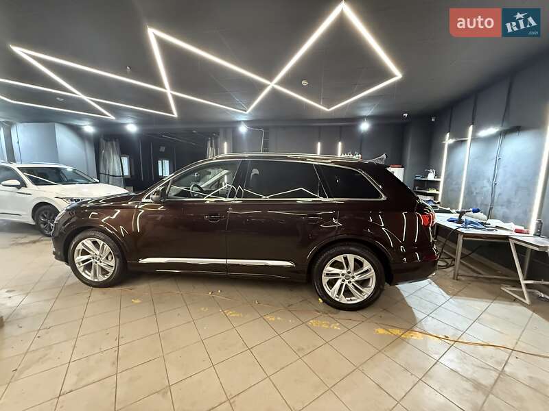 Позашляховик / Кросовер Audi Q7 2019 в Львові
