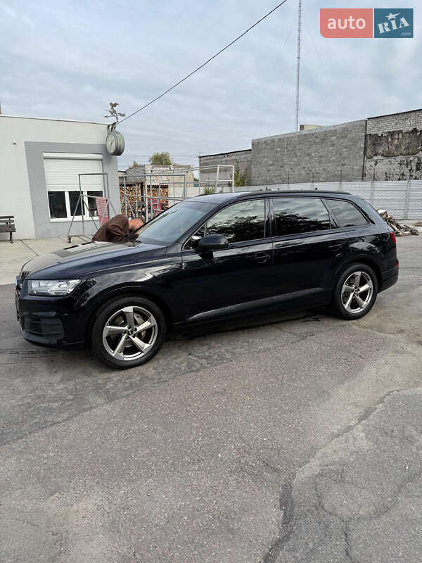 Позашляховик / Кросовер Audi Q7 2017 в Кременчуці