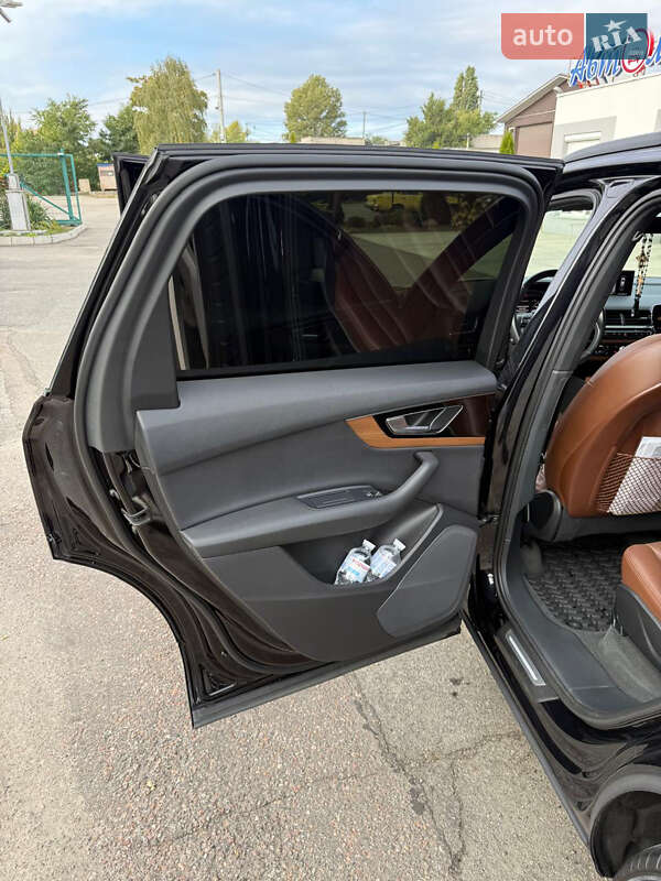 Позашляховик / Кросовер Audi Q7 2017 в Кременчуці