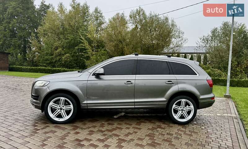 Позашляховик / Кросовер Audi Q7 2011 в Чернівцях