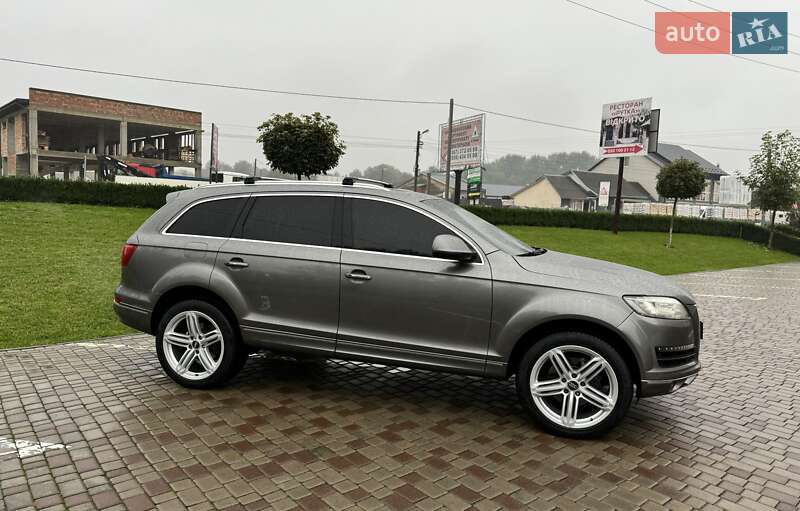 Позашляховик / Кросовер Audi Q7 2011 в Чернівцях