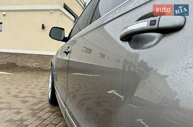 Позашляховик / Кросовер Audi Q7 2011 в 