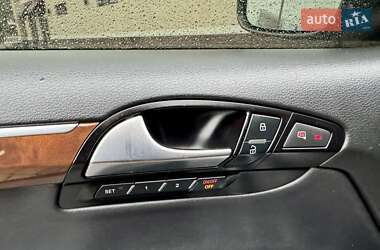 Позашляховик / Кросовер Audi Q7 2011 в 