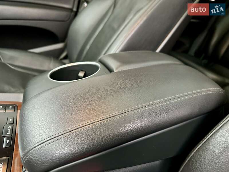 Позашляховик / Кросовер Audi Q7 2011 в Чернівцях