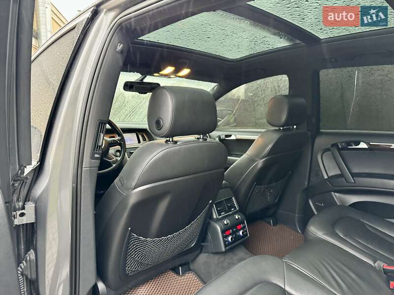 Позашляховик / Кросовер Audi Q7 2011 в Чернівцях