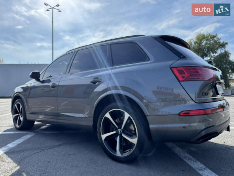 Позашляховик / Кросовер Audi Q7 2019 в Києві