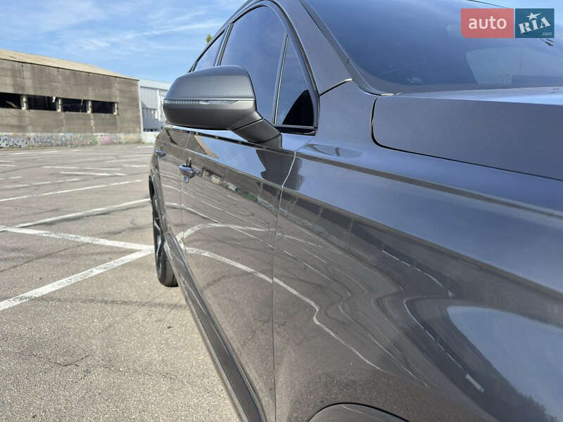 Позашляховик / Кросовер Audi Q7 2019 в Києві