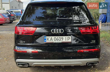 Внедорожник / Кроссовер Audi Q7 2017 в 