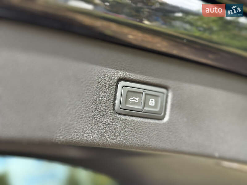 Внедорожник / Кроссовер Audi Q7 2017 в Киеве