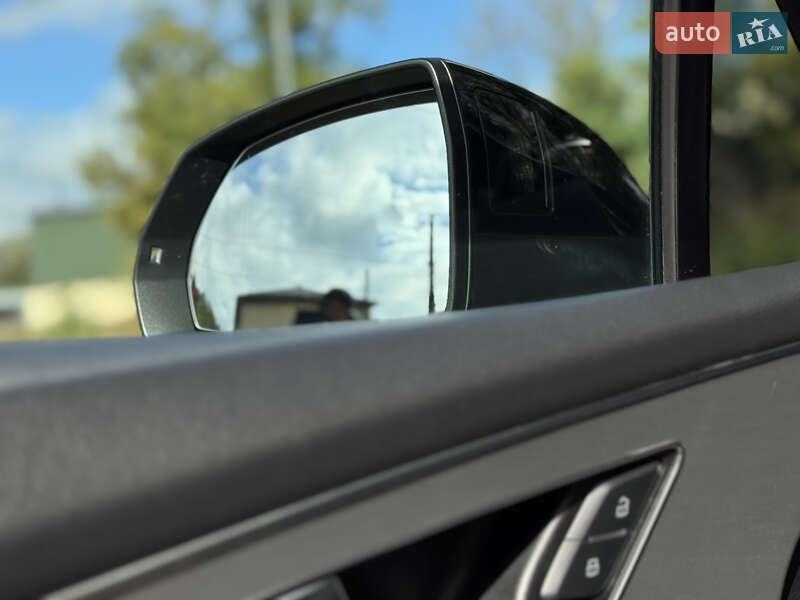 Внедорожник / Кроссовер Audi Q7 2017 в Киеве