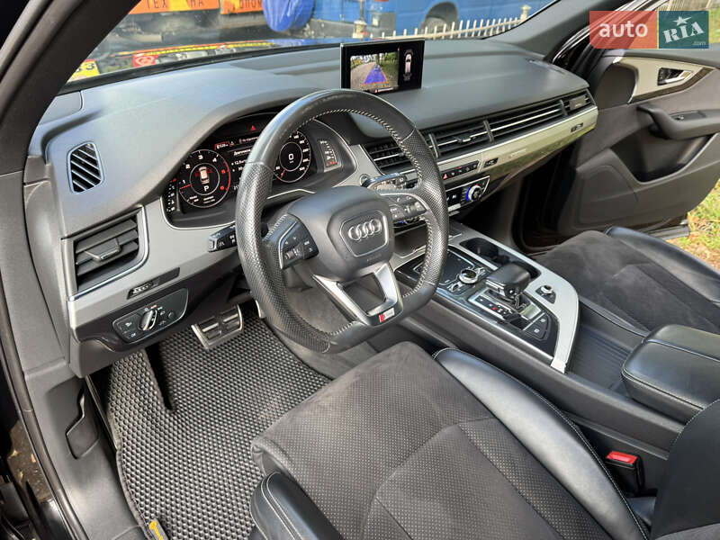 Внедорожник / Кроссовер Audi Q7 2017 в Киеве