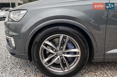 Позашляховик / Кросовер Audi Q7 2018 в 
